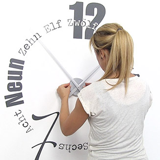 Wandtattoo Uhr von DESIGNSCAPE